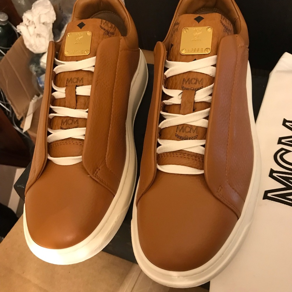 NEW MCM Grain Leather Low-Top Sneaker Visetos - Picture 2 of 8